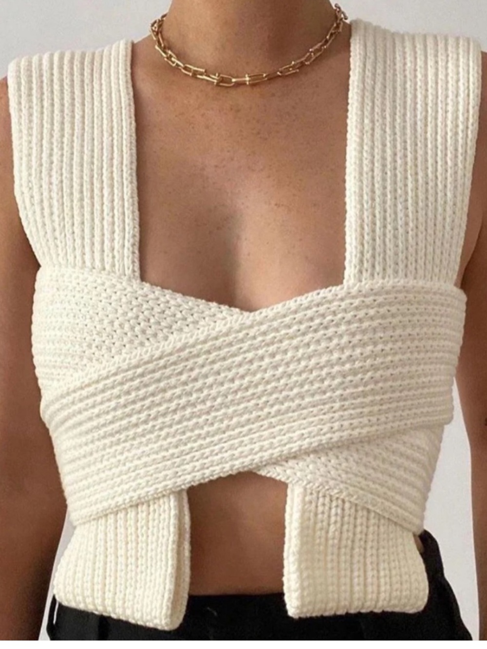 NWT Simonett Spring Nanu Top in White. Women’s M/L